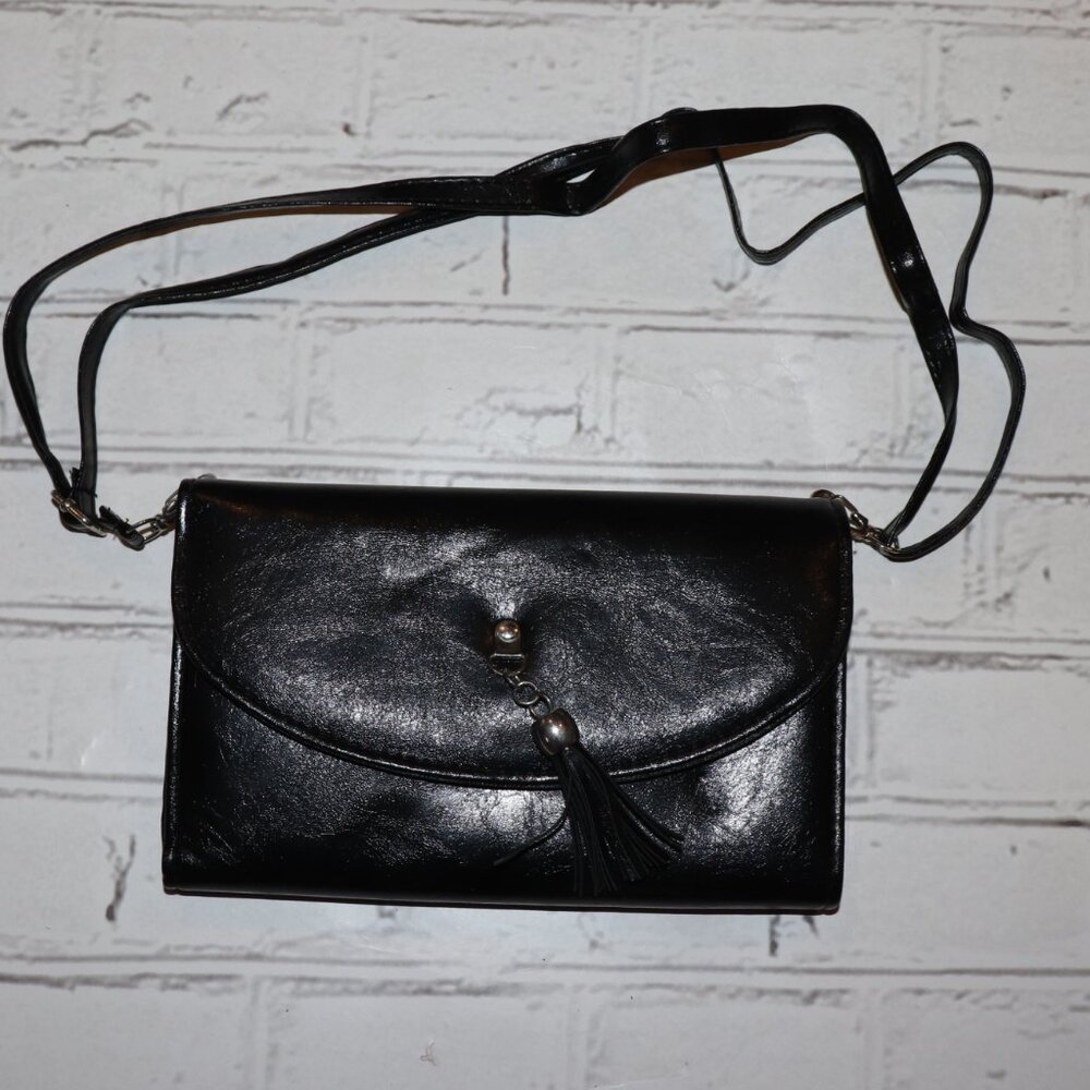 🖤 NWOT Black Crossbody with Tassel · 9x6" A sleek, modern crossbody